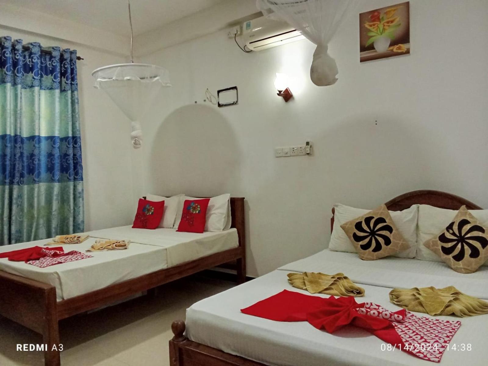 Hotel Awon Mirissa Esterno foto