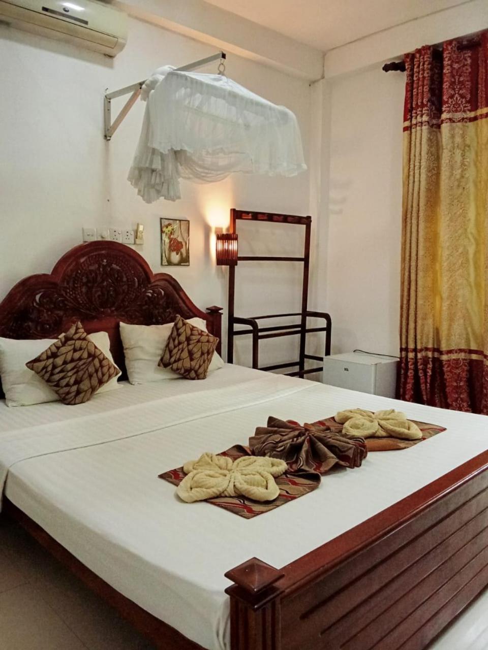 Hotel Awon Mirissa Esterno foto