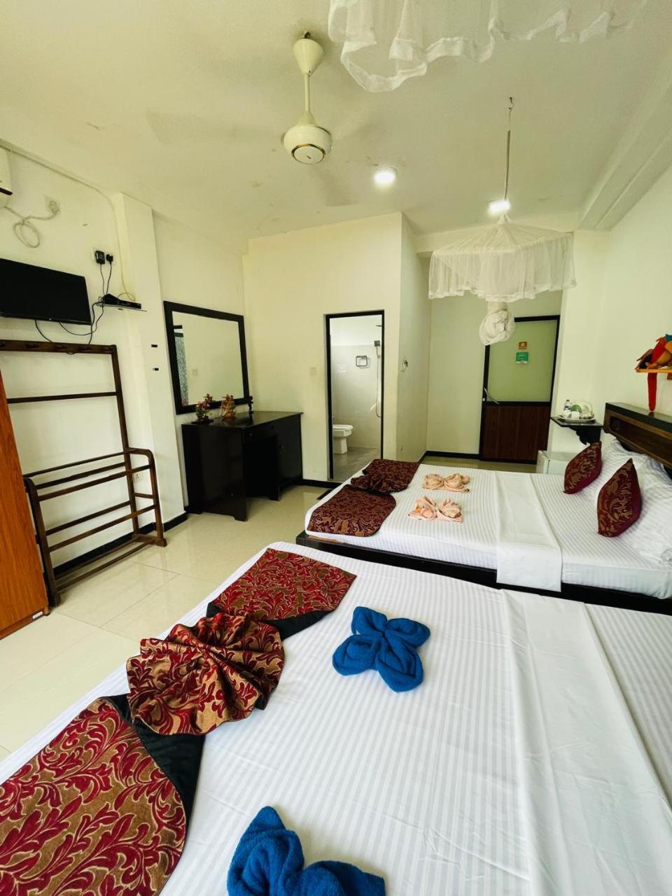 Hotel Awon Mirissa Esterno foto