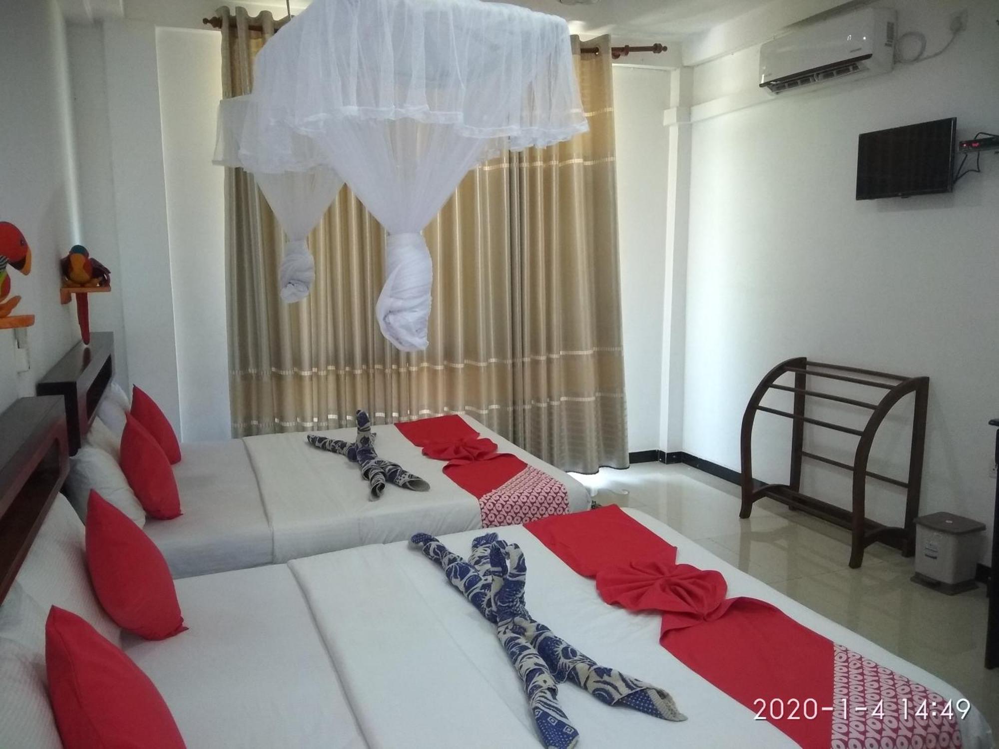 Hotel Awon Mirissa Esterno foto