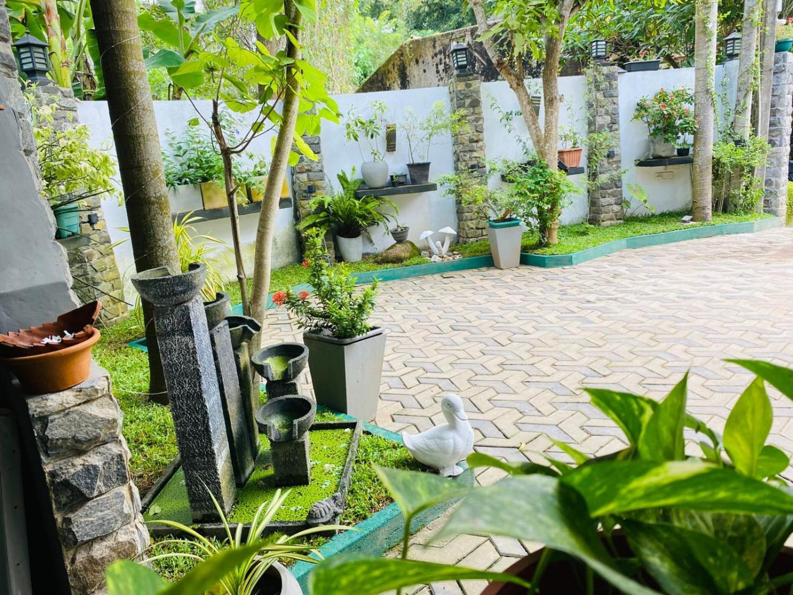 Hotel Awon Mirissa Esterno foto