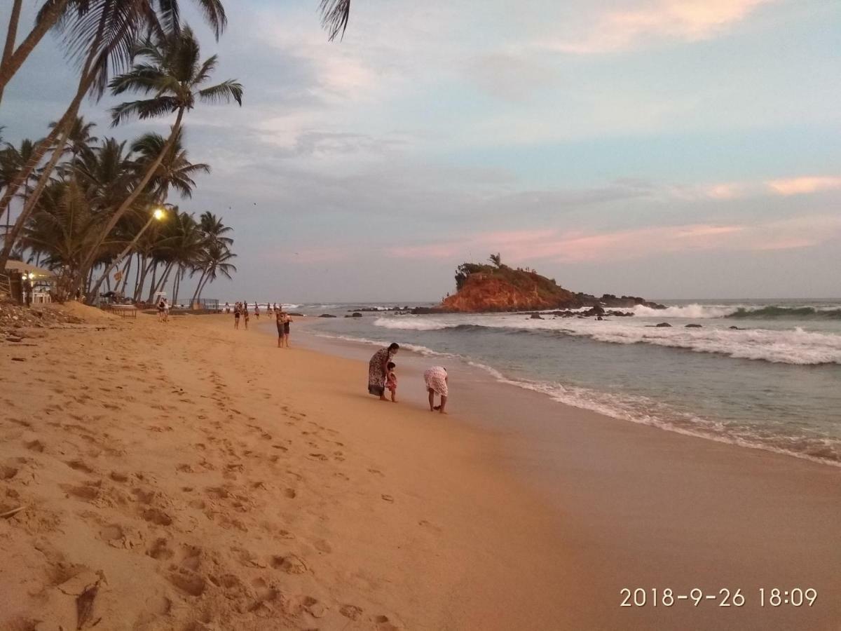 Hotel Awon Mirissa Esterno foto