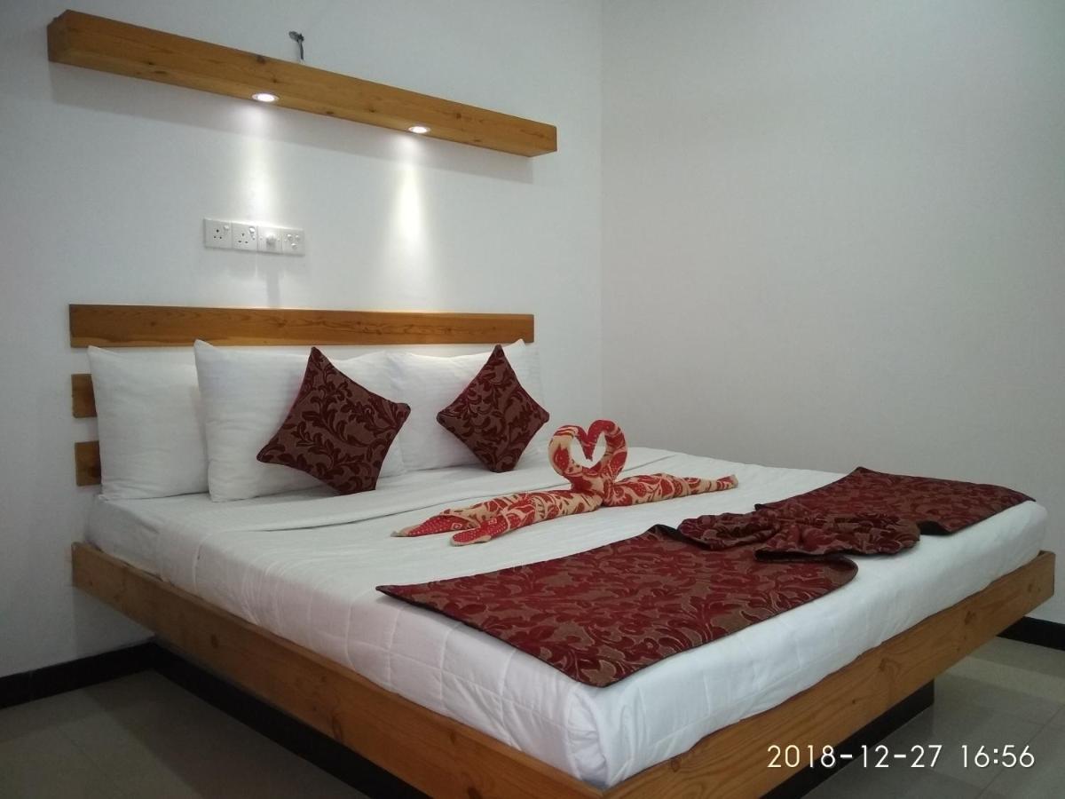 Hotel Awon Mirissa Esterno foto