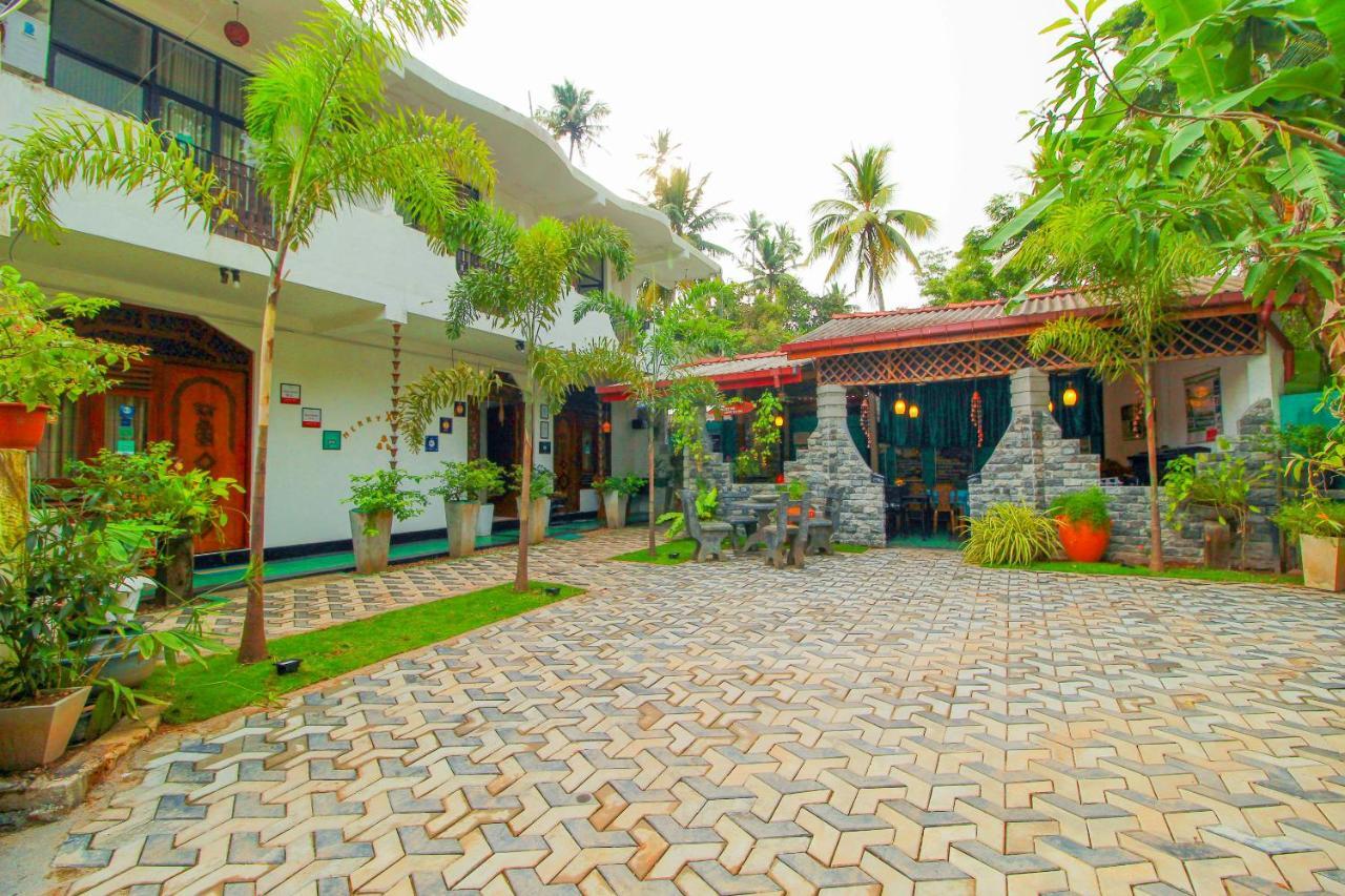 Hotel Awon Mirissa Esterno foto